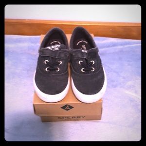 Dark navy blue Speary tennis shoes